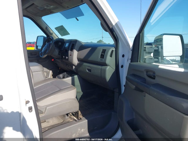 1N6AF0LY3HN807855 Nissan Nv Cargo Nv2500 Hd Sv V8