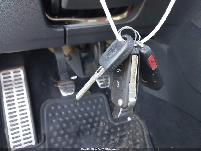 44892789 :رقم المزاد ، WVWEV7AJ4BW057499 vin ، 2011 Volkswagen Gti 2-door مزاد بيع