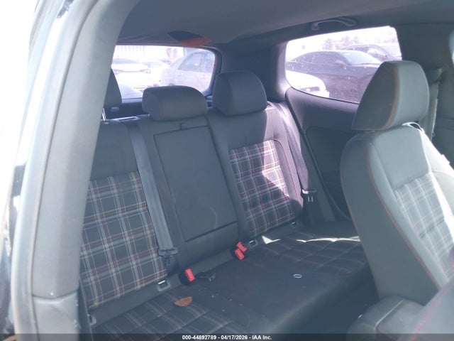44892789 :رقم المزاد ، WVWEV7AJ4BW057499 vin ، 2011 Volkswagen Gti 2-door مزاد بيع