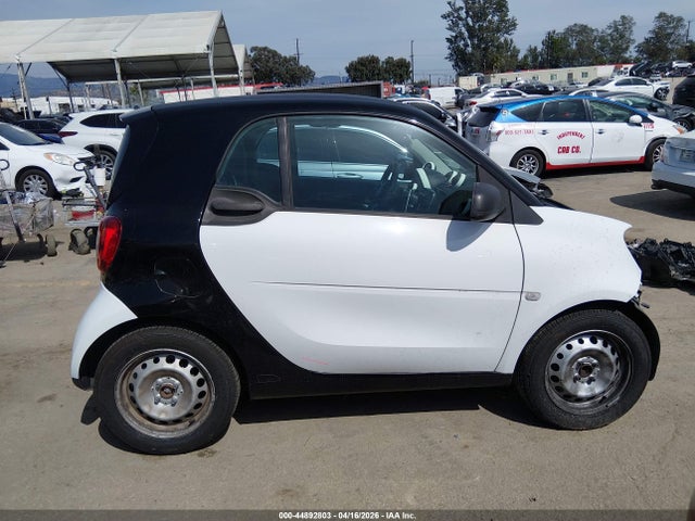 Smart Fortwo Pure 2016 WMEFJ5DA6GK071985 Image 14