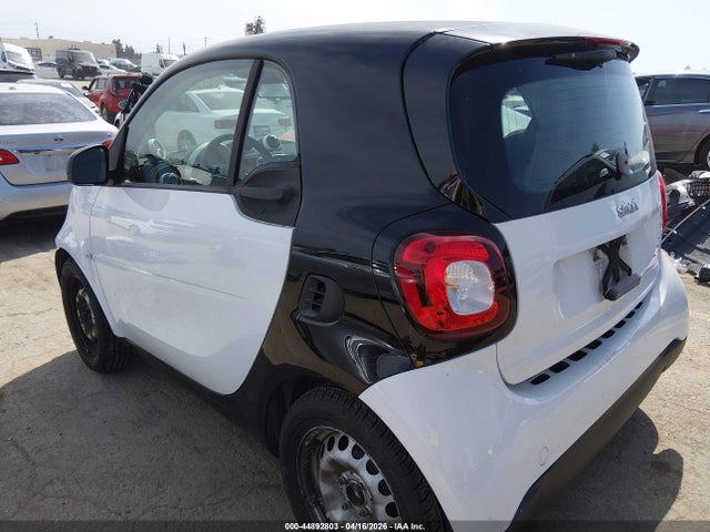 Smart Fortwo Pure 2016 WMEFJ5DA6GK071985 Image 3