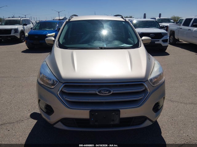 1FMCU9GD5JUC38768 Ford ESCAPE SE