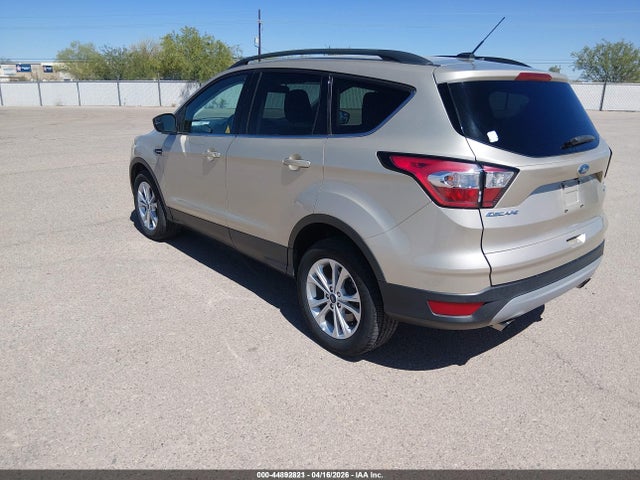 1FMCU9GD5JUC38768 Ford ESCAPE SE