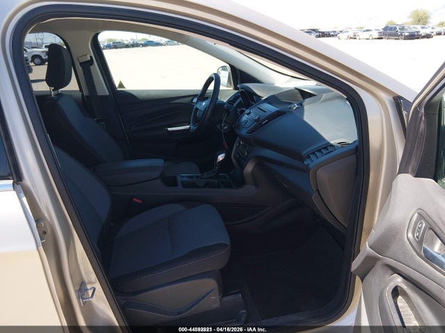 1FMCU9GD5JUC38768 Ford ESCAPE SE
