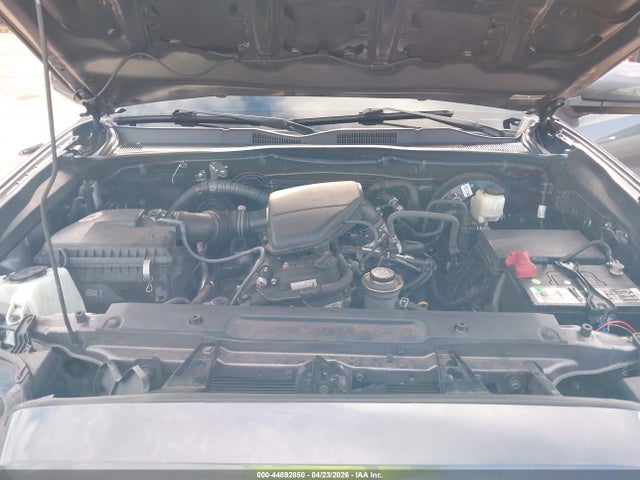 5TFAX5GN6JX106881 Toyota Tacoma Sr5
