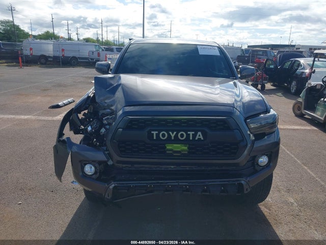 5TFAX5GN6JX106881 Toyota Tacoma Sr5