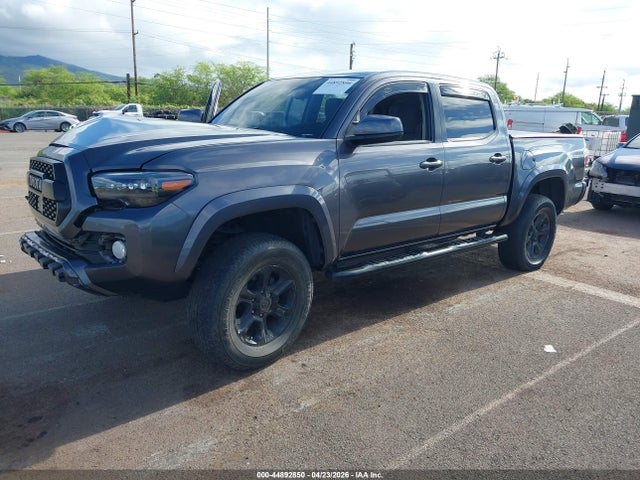 5TFAX5GN6JX106881 Toyota Tacoma Sr5