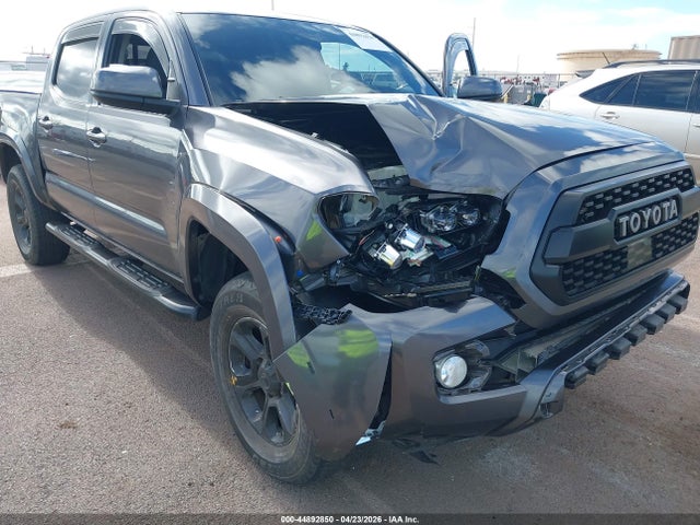 5TFAX5GN6JX106881 Toyota Tacoma Sr5