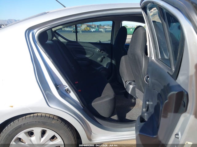 2015 Nissan Versa 1.6 S მანქანა იყიდება აუქციონზე, vin: 3N1CN7AP7FL800246, აუქციონის ნომერი: 44892906