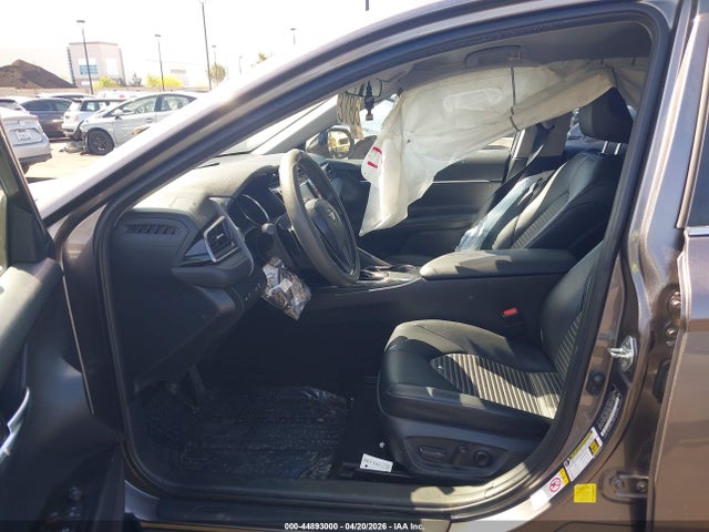 4T1B11HK3KU680727 Toyota CAMRY SE