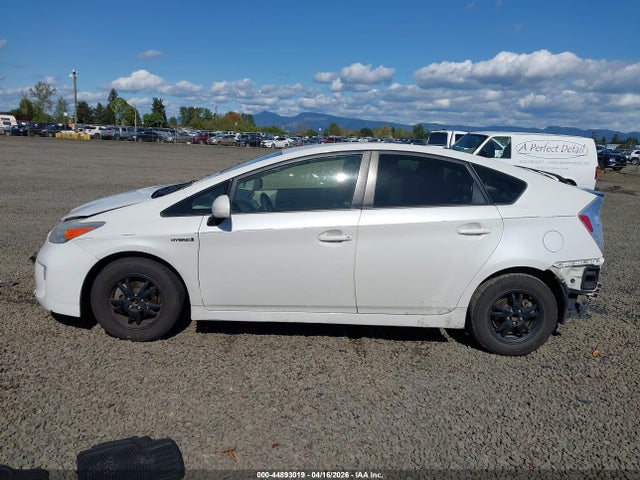Toyota Prius Two 2015 JTDKN3DU0F0458705 Image 14