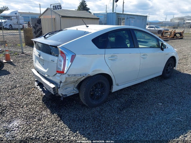 Toyota Prius Two 2015 JTDKN3DU0F0458705 Image 4