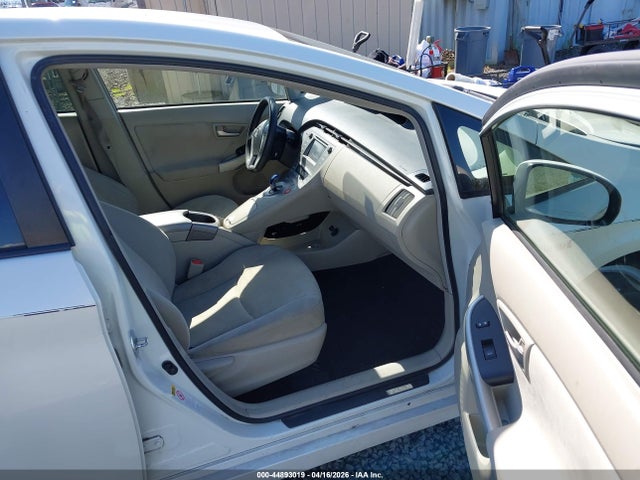 Toyota Prius Two 2015 JTDKN3DU0F0458705 Image 5