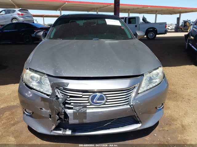 JTHBW1GGXE2050785 Lexus ES 300H