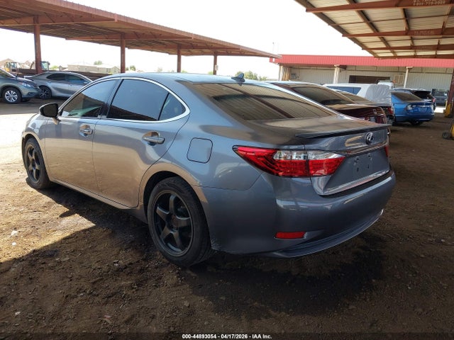JTHBW1GGXE2050785 Lexus ES 300H