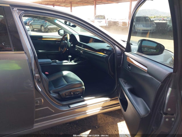 JTHBW1GGXE2050785 Lexus ES 300H