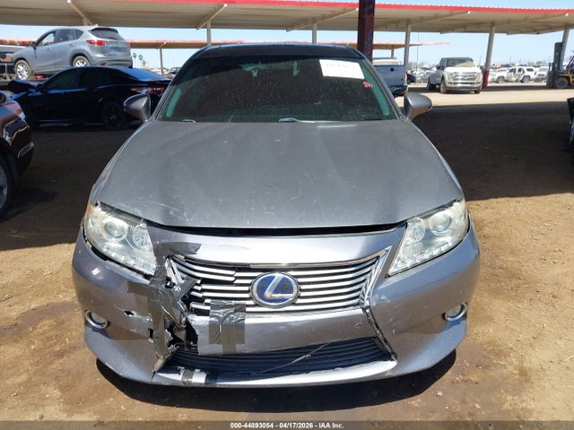 JTHBW1GGXE2050785 Lexus ES 300H