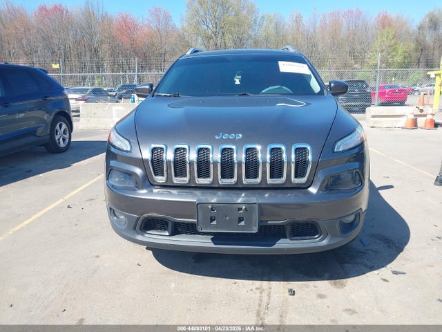 Продаж на аукціоні авто 2016 Jeep Cherokee Latitude, vin: 1C4PJMCS0GW270272, номер лоту: 44893101