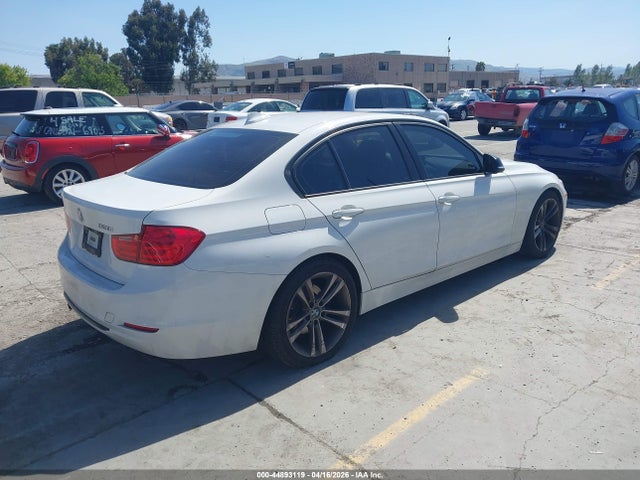 44893119 :رقم المزاد ، WBA3C1G56DNR45858 vin ، 2013 Bmw 328i مزاد بيع
