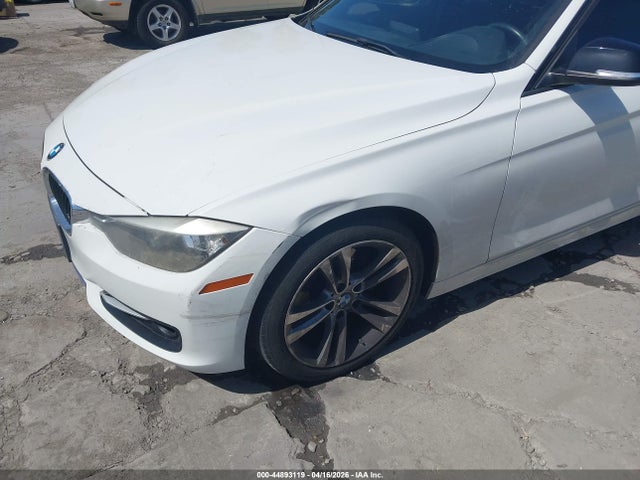 44893119 :رقم المزاد ، WBA3C1G56DNR45858 vin ، 2013 Bmw 328i مزاد بيع