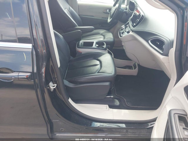 2023 CHRYSLER PACIFICA HYBRID 2C4RC1L74PR622307 Photo 4