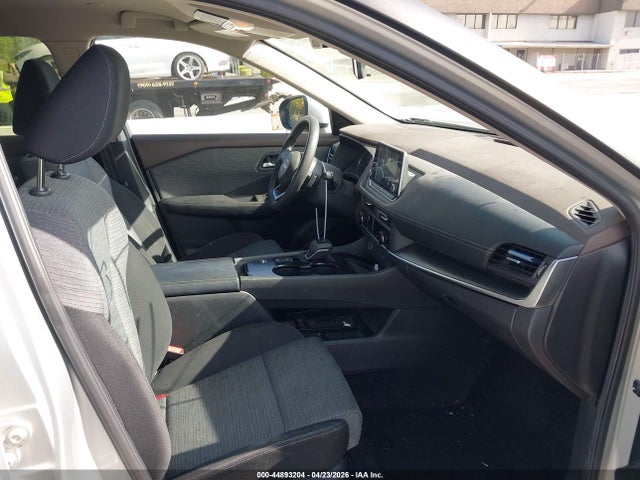 JN8BT3BA9PW433304 Nissan Rogue Sv Fwd