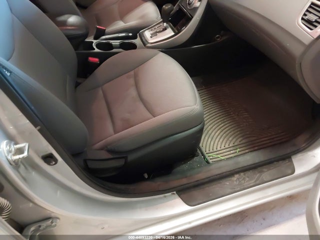 2011 HYUNDAI ELANTRA 5NPDH4AE8BH035435 Photo 4