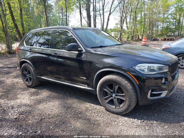 2016 BMW X5 5UXKR6C5XG0J81027 Photo 0