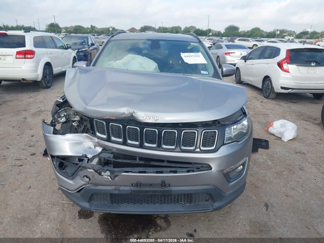 2018 Jeep Compass Latitude Fwd მანქანა იყიდება აუქციონზე, vin: 3C4NJCBB3JT272369, აუქციონის ნომერი: 44893280