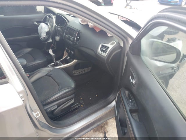 2018 Jeep Compass Latitude Fwd მანქანა იყიდება აუქციონზე, vin: 3C4NJCBB3JT272369, აუქციონის ნომერი: 44893280