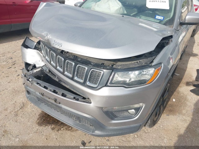 2018 Jeep Compass Latitude Fwd მანქანა იყიდება აუქციონზე, vin: 3C4NJCBB3JT272369, აუქციონის ნომერი: 44893280