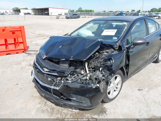 44893318 :رقم المزاد ، 1G1BE5SMXH7159014 vin ، 2017 Chevrolet Cruze Lt Auto مزاد بيع