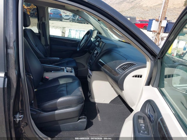 2C4RC1BG9ER363831 Chrysler Town &amp; Country Touring