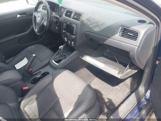 2012 Volkswagen Jetta 2.5l Se მანქანა იყიდება აუქციონზე, vin: 3VWDP7AJXCM371792, აუქციონის ნომერი: 44893343