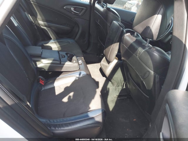 Продаж на аукціоні авто 2015 Chrysler 200 S, vin: 1C3CCCBB0FN590995, номер лоту: 44893346