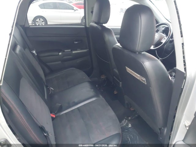 44893368 :رقم المزاد ، JA4AP3AW8JU001633 vin ، 2018 Mitsubishi Outlander Sport 2.4 Se مزاد بيع