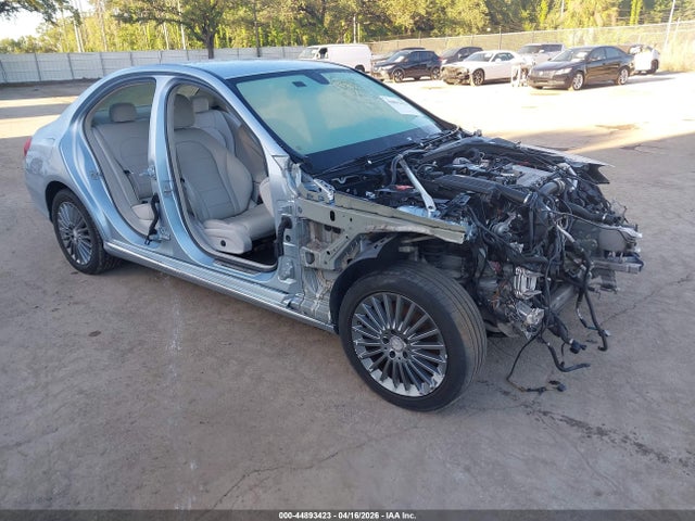 2015 MERCEDES-BENZ C 300 55SWF4KBXFU015886