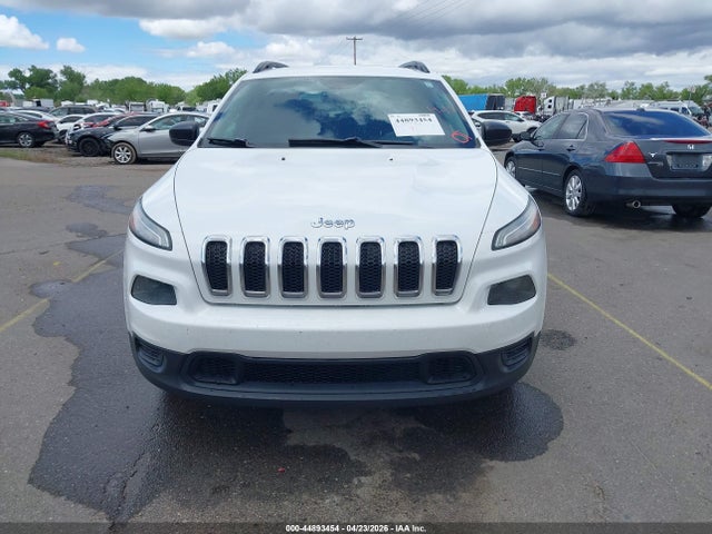 1C4PJLAB6GW216715 Jeep Cherokee Sport