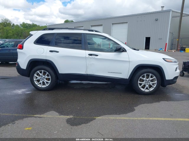 1C4PJLAB6GW216715 Jeep Cherokee Sport