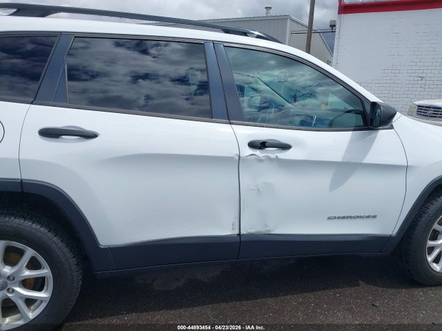 1C4PJLAB6GW216715 Jeep Cherokee Sport