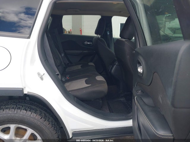 1C4PJLAB6GW216715 Jeep Cherokee Sport