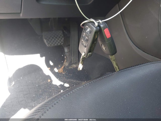 2013 Volkswagen Beetle 2.5l მანქანა იყიდება აუქციონზე, vin: 3VWJP7AT9DM601750, აუქციონის ნომერი: 44893486