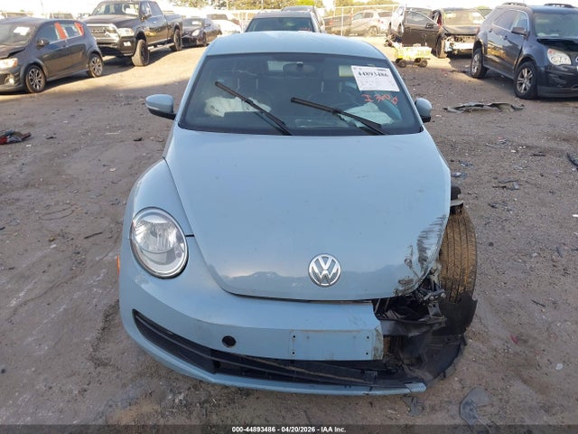 2013 Volkswagen Beetle 2.5l მანქანა იყიდება აუქციონზე, vin: 3VWJP7AT9DM601750, აუქციონის ნომერი: 44893486