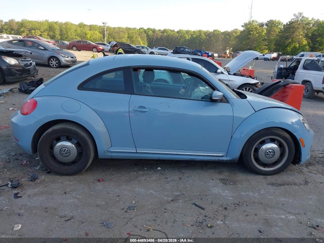 2013 Volkswagen Beetle 2.5l მანქანა იყიდება აუქციონზე, vin: 3VWJP7AT9DM601750, აუქციონის ნომერი: 44893486