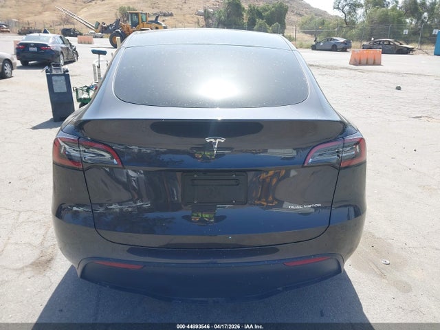 Продажа на аукционе авто 2024 Tesla Model Y Long Range Dual Motor All-wheel Drive, vin: 7SAYGDEE5RF125880, номер лота: 44893546