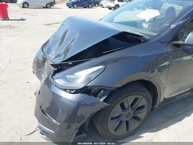 Продажа на аукционе авто 2024 Tesla Model Y Long Range Dual Motor All-wheel Drive, vin: 7SAYGDEE5RF125880, номер лота: 44893546