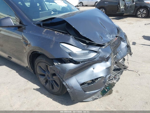 Продажа на аукционе авто 2024 Tesla Model Y Long Range Dual Motor All-wheel Drive, vin: 7SAYGDEE5RF125880, номер лота: 44893546
