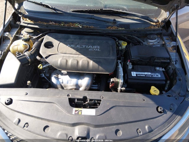2015 Chrysler 200 Limited მანქანა იყიდება აუქციონზე, vin: 1C3CCCAB4FN724263, აუქციონის ნომერი: 44893591