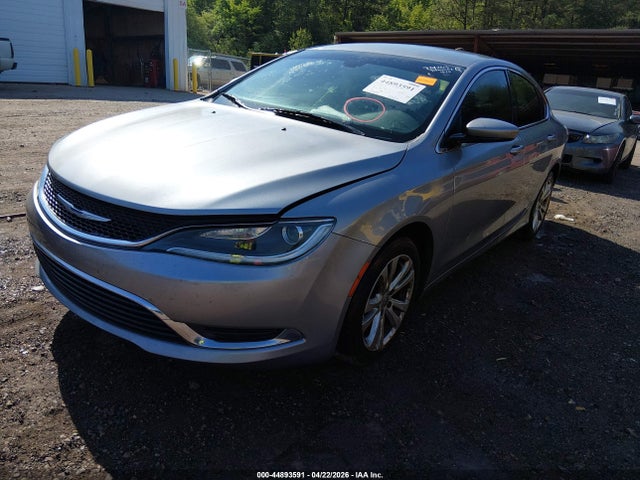 2015 Chrysler 200 Limited მანქანა იყიდება აუქციონზე, vin: 1C3CCCAB4FN724263, აუქციონის ნომერი: 44893591