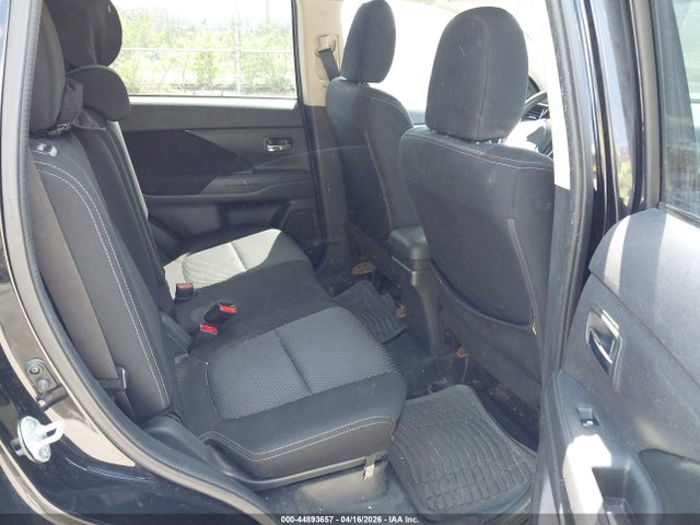 Продажа на аукционе авто 2018 Mitsubishi Outlander Es, vin: JA4AZ3A31JZ057674, номер лота: 44893657
